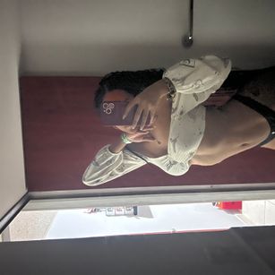 Model - Mia Cinnamon cuckold