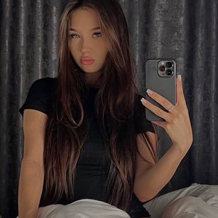 Model - Emilia blowjob