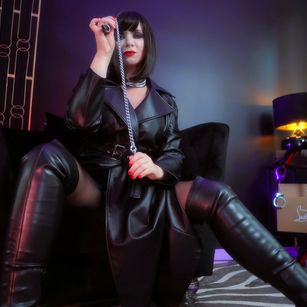 Model - MelanyaQuin femdom