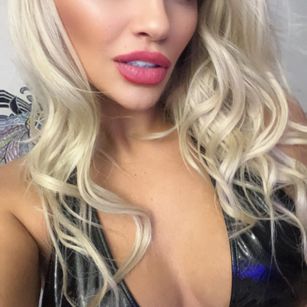 Model - Lorena squirt