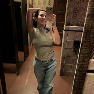 Model - Luna Carter Femdom