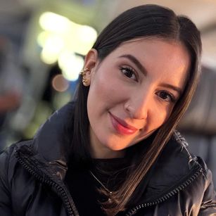 Model - Luna Carter Squirt