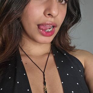 Model - Megan thomson FetishFriendly