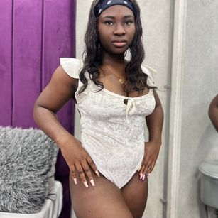 Model - AnnieVex TABOO