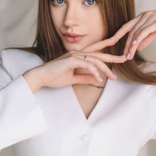 Model - Erica Veil pussy