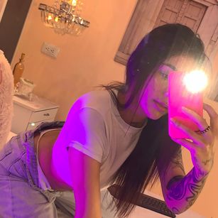 Model - Violet Blaze cum