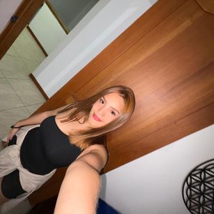 Model - Susana Bloom fetish