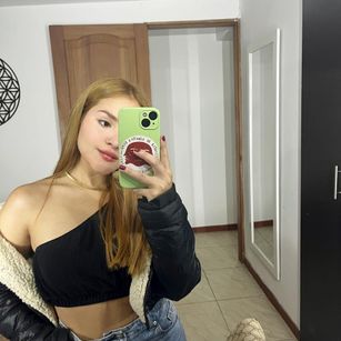 Model - Susana Bloom teen