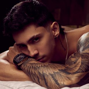 Model - OliverBennet FETISH