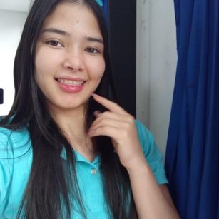 Model - Lizzie pussy