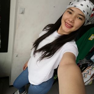 Model - Lizzie pretty