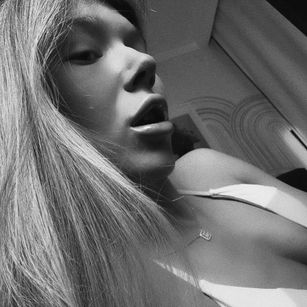 Model - Vivian Evans bdsm