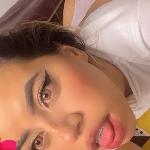 Model - JanneClark squirt