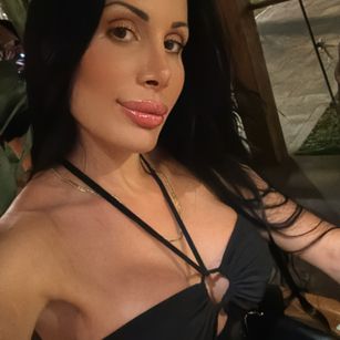 Model - Diosa dorada pig