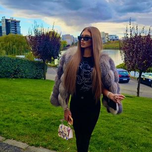 Model - Giselle Thorne stockings