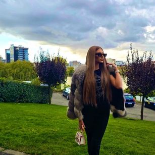 Model - Giselle Thorne squirt