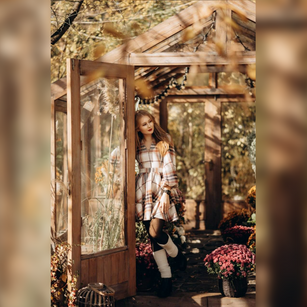 Model - ladyred18 preetygirl