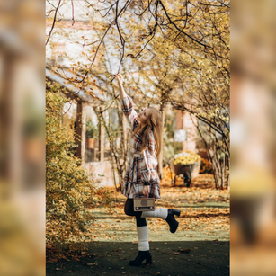 Model - ladyred18 preetygirl