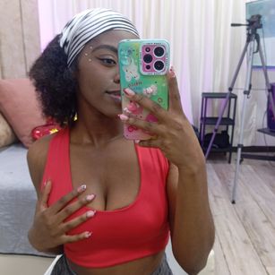 Model - NalaRoux feet