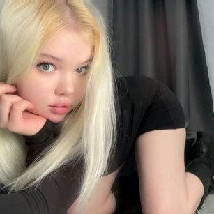 Model - AriStorme bigass