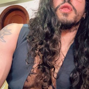 Model - Lyon White fetish