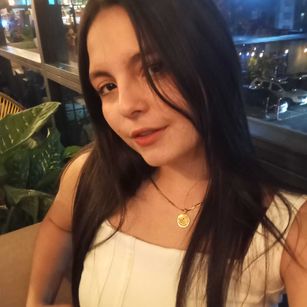 Model - Gaby Queens squirt