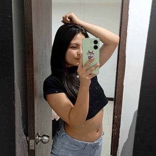 Model - Gaby Queens nipples