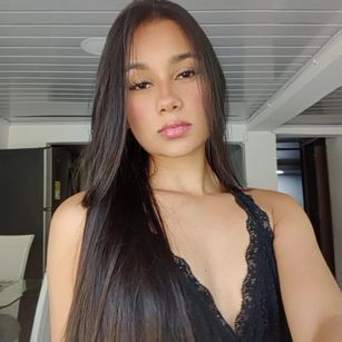 Model - Lucy Owens squirt