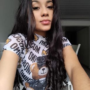 Model - Lucy Owens squirt