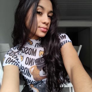 Model - Lucy Owens fetish