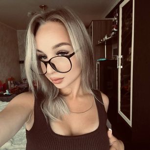 Model - KatrinKatana 18