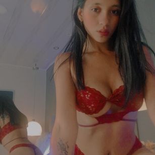 Model - Noa Dream squirt