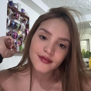 Model - Susana Bloom joi