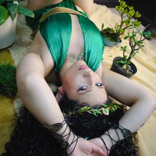 Model - Dakota dildo