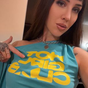 Model - Dylan Dixx cuckold