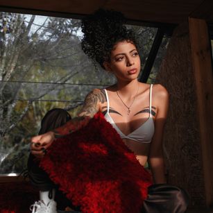 Model - Tefy Rose Hot