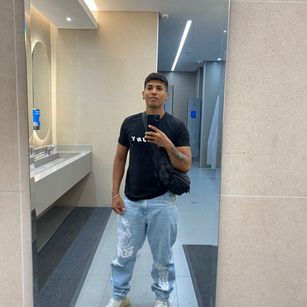 Model - Yoxi Manuel feet