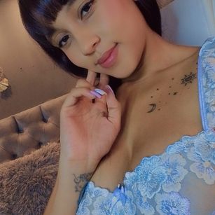 Model - Noa Dream pussy