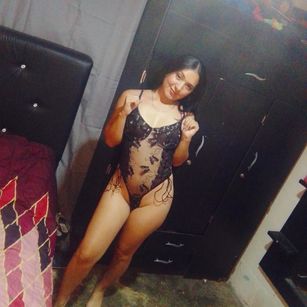 Model - Victoria Lucia squirt