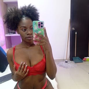 Model - NalaRoux bdsm