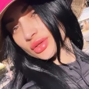 Model - ANDREE_BLOSSOM joi