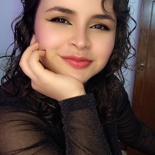 Model - SeleneLuminari dildo