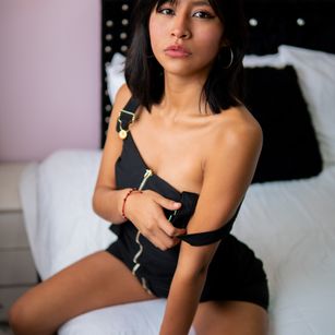Model - Nayara_Macherano cum