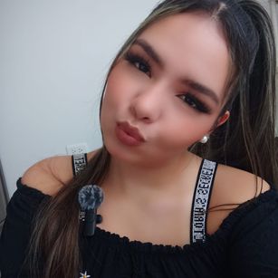 Model - Alana Prince submissive