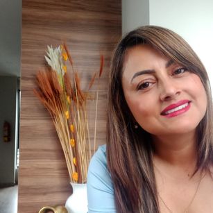 Model - LunaRoseLat PRETTY