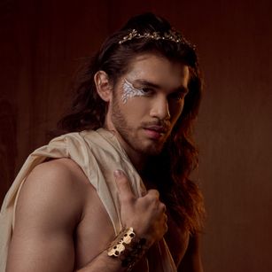 Model - Freyvik YOUNG