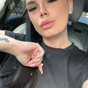 Model - Jessica Jolie blowjob