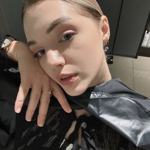 Model - TeyaMoon romantic