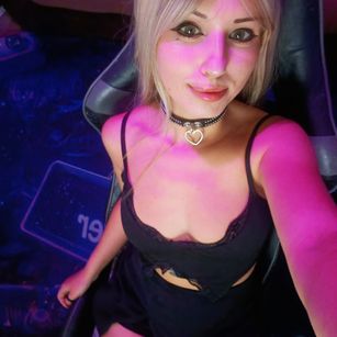 Model - AubreyRock leather