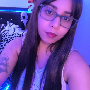 Model - Shenner bondage